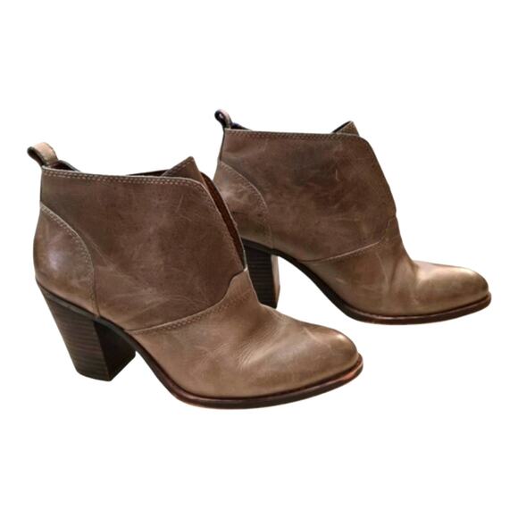 Lucky Brand Ehllen Leather Taupe Heeled Ankle Bootie Almond Toe Women's Size 9 - Picture 2 of 10